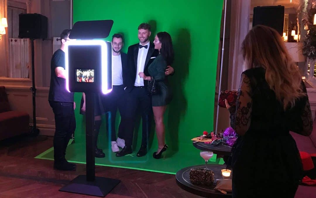 Louis Vuitton green screen party